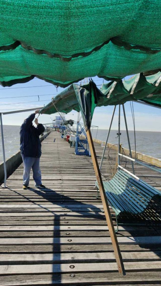 Recambio de maderas y sogas en los toldos