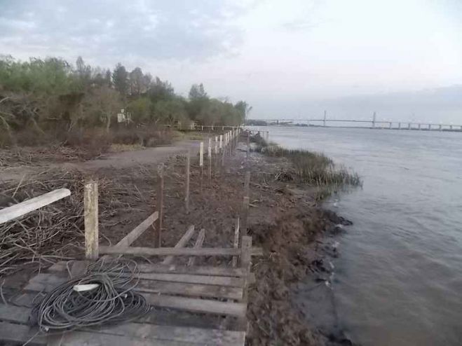 Sigue avanzando el muelle del Guazú