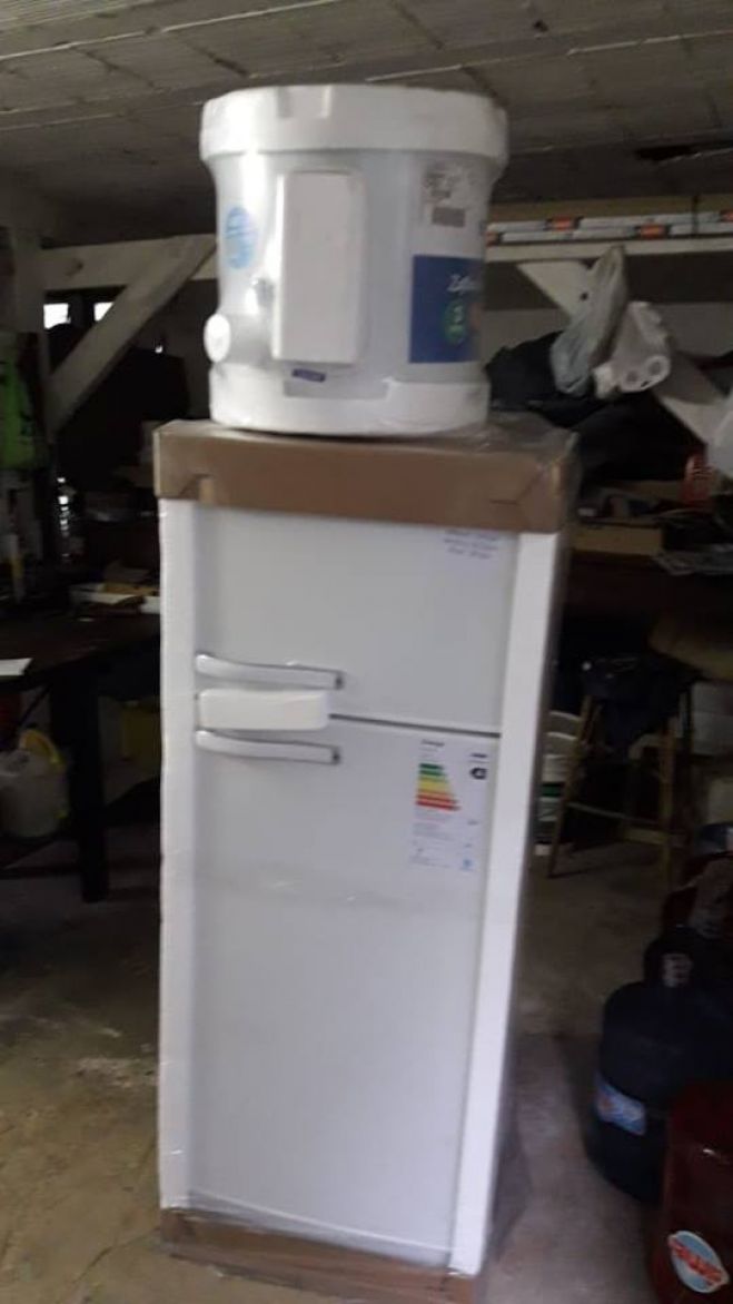 Nueva heladera con freezer y termotanque, destinado al quincho del Guazú