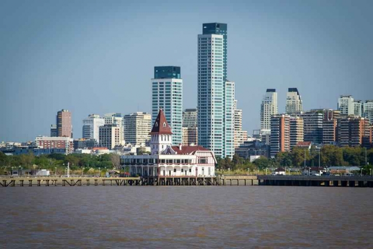 Una institución deportiva, social y cultural señera en el ámbito de la pesca deportiva. Con Sedes en Costanera, Paraná Guazú, Chascomús, Santa Clara del Mar y Barca Grande.