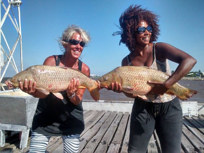 Maggie Cáceres y Sara Barbosa